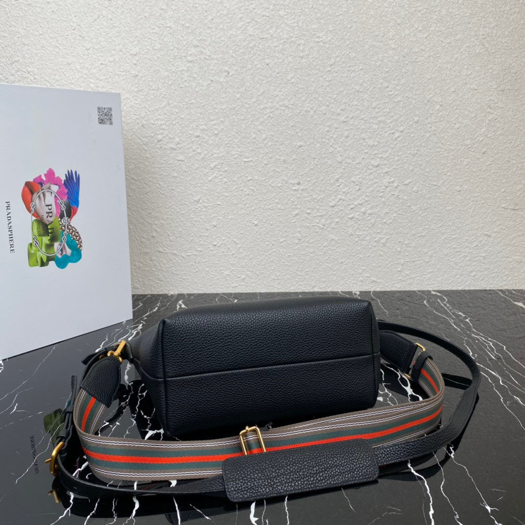 ＰＲＤＡ DAINO LEATHER TOTE BAG BLACK