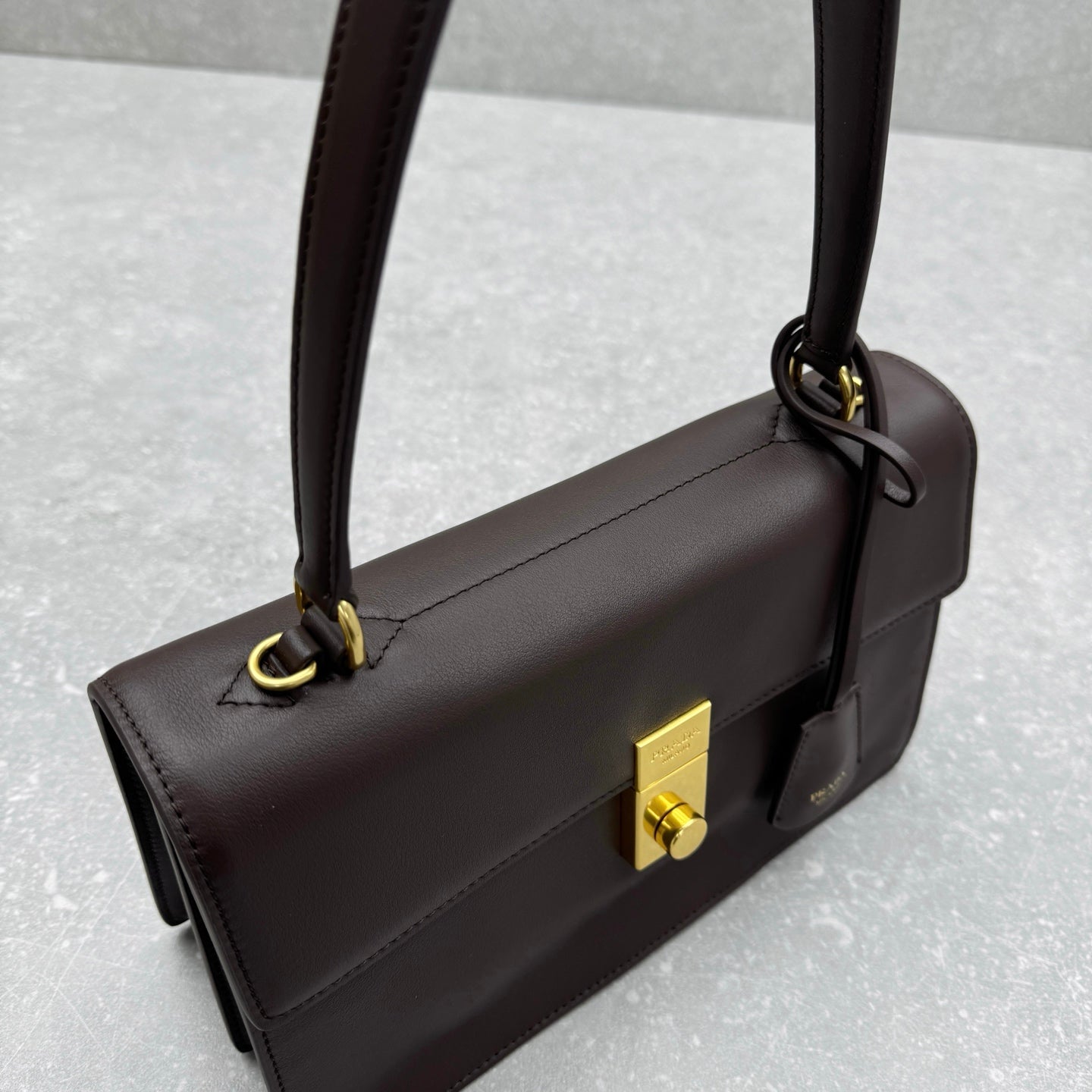 ＰＲＤＡ SOFT SOUND MEDIUM LEATHER SHOULDER BAG DARK BROWN