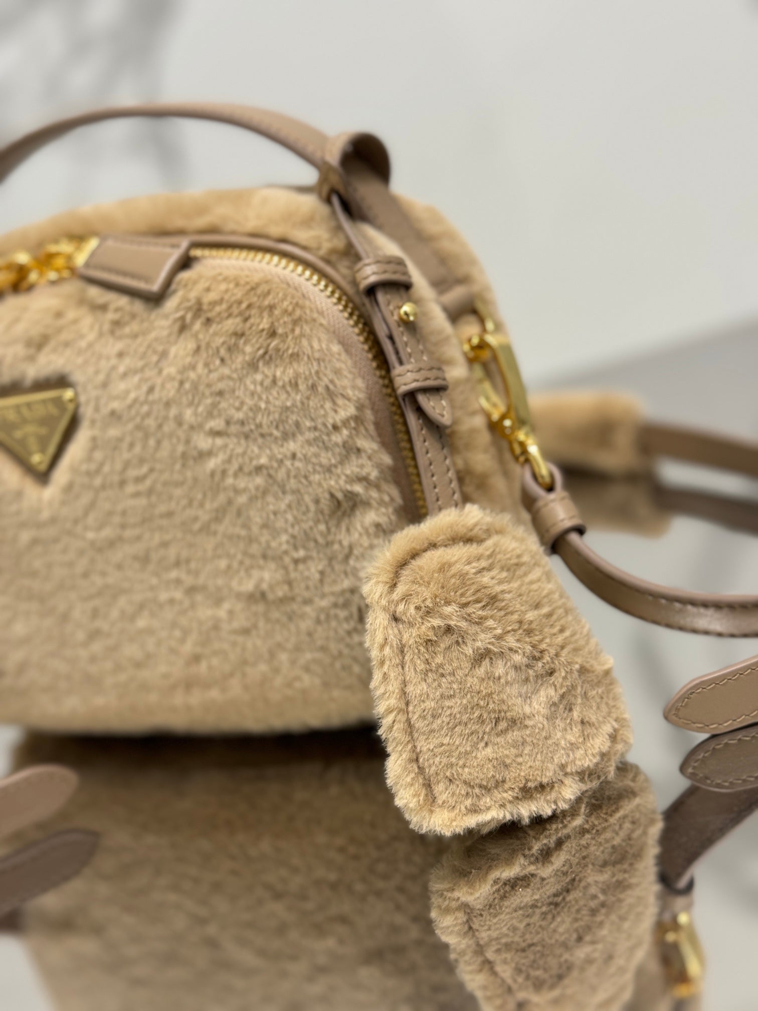 ＰＲＤＡ ODETTE SHEARLING MINI-BAG