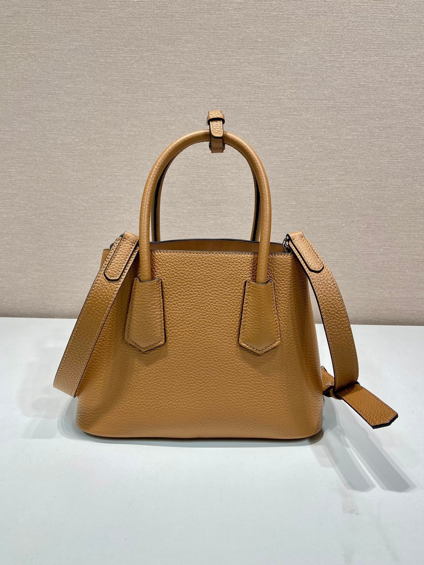 ＰＲＤＡ LEATHER TOTE BAG CARAMEL