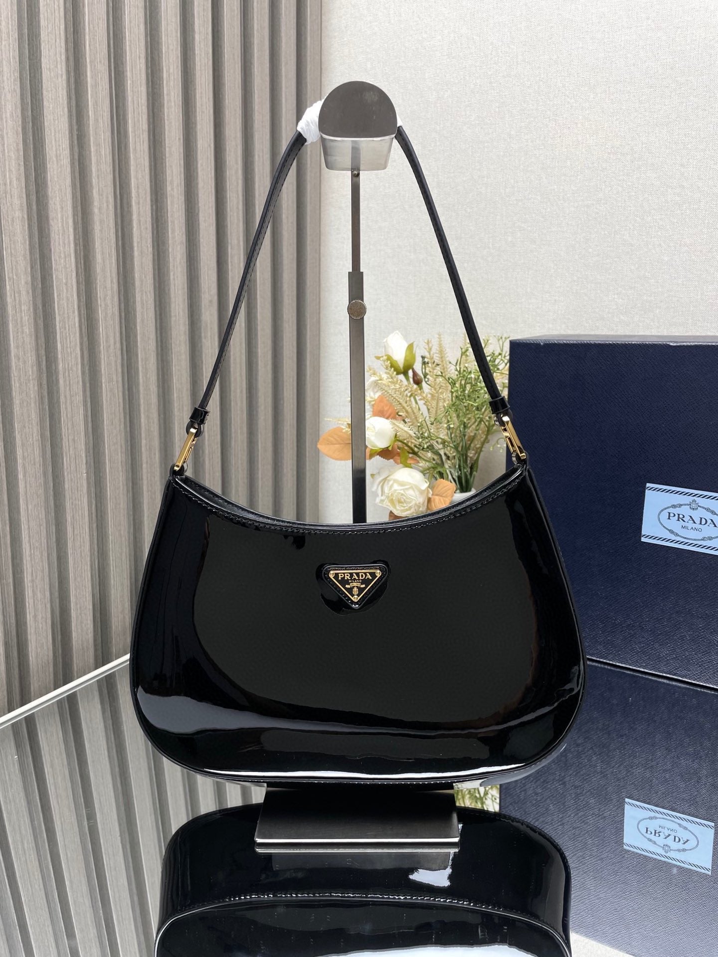 ＰＲＤＡ CLEO PATENT LEATHER BAG BLACK