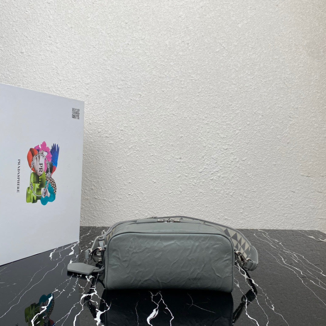 ＰＲＤＡ NAPPA ANTIQUE MULTI-POCKET SHOULDER BAG GREY