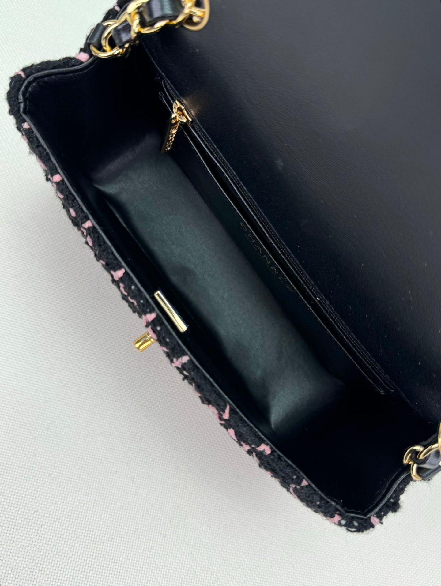 ＣＨＮＥＬCLASSIC SMALL FLAP BAG BLACK