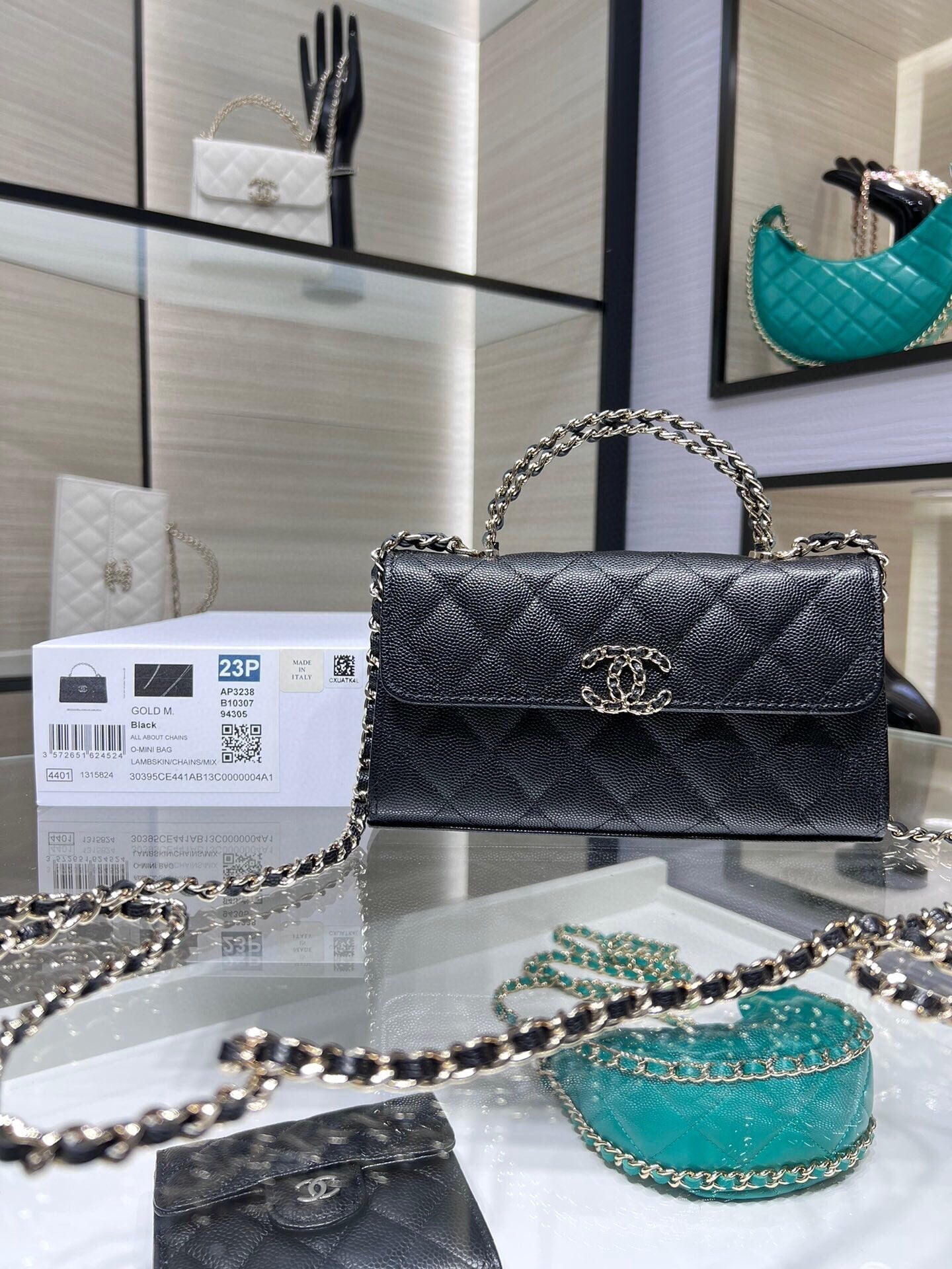 ＣＨＮＥＬPHONE HOLDER WITH CHAIN BLACK