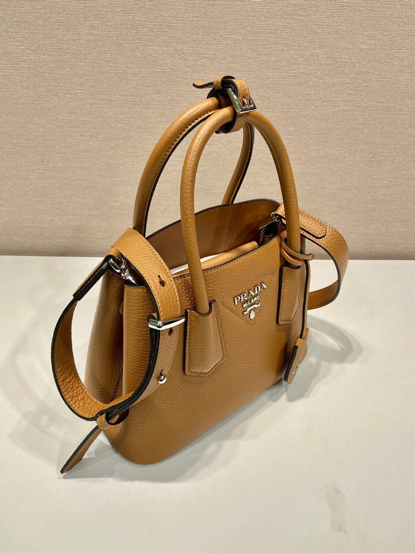 ＰＲＤＡ LEATHER TOTE BAG CARAMEL