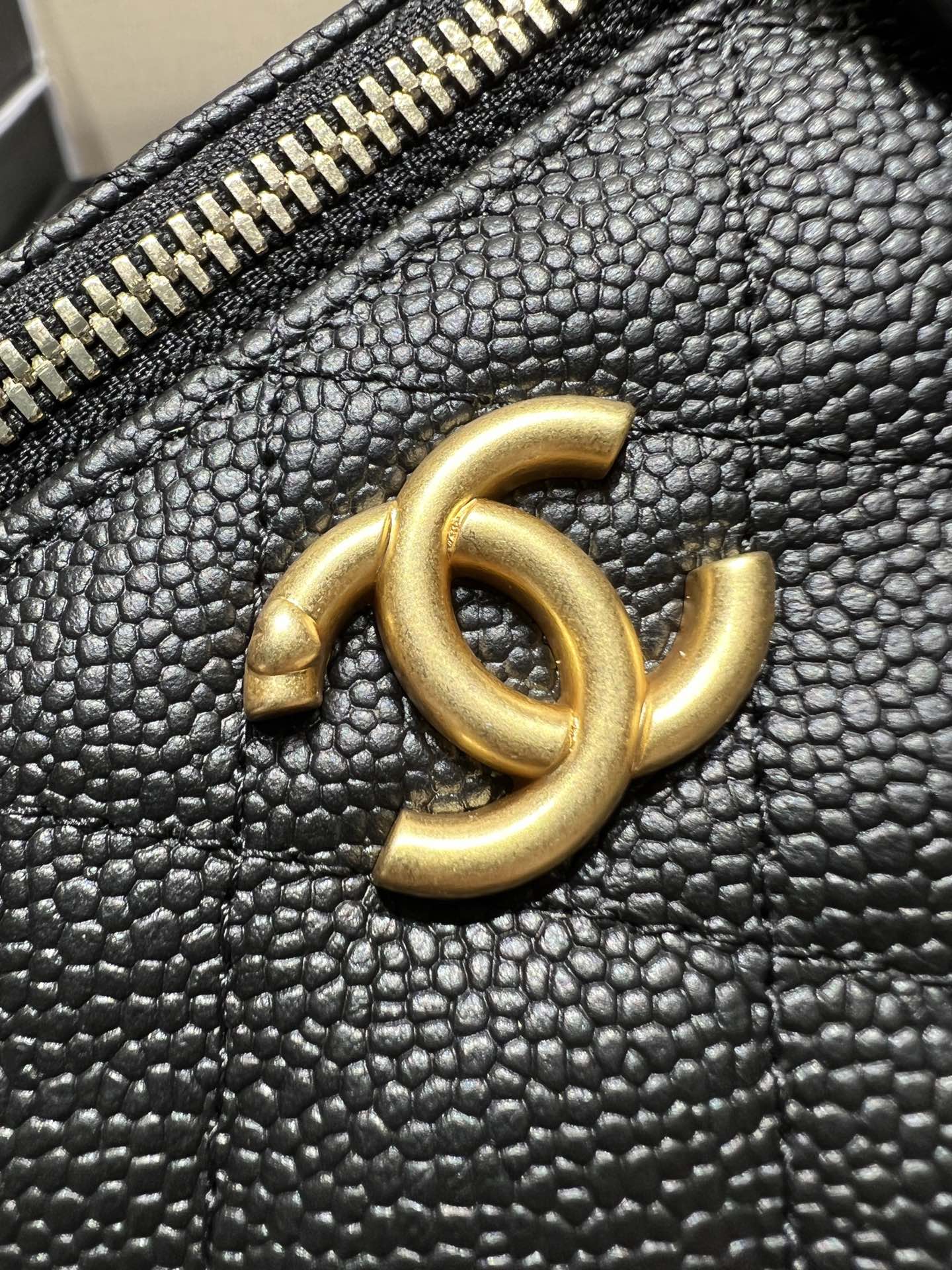 ＣＨＮＥＬHEART BALL BOX BAG BLACK