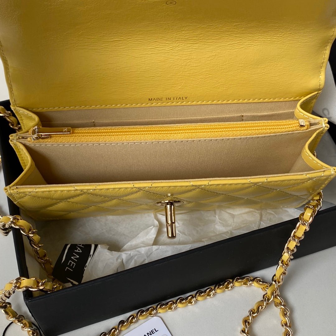 ＣＨＮＥＬCHAIN CLUTCH BAG YELLOW