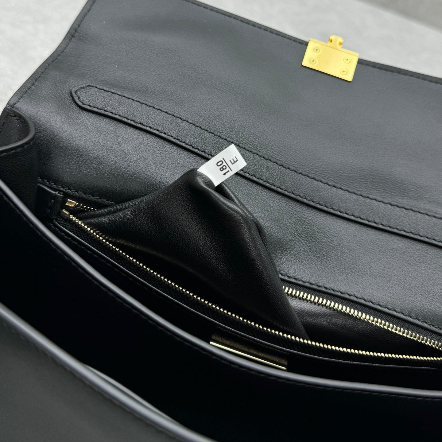 ＰＲＤＡ SOFT SOUND MEDIUM LEATHER SHOULDER BAG BLACK