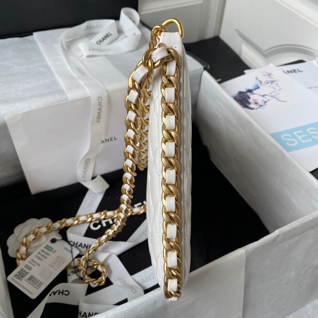 ＣＨＮＥＬ23B HOBO SHOULDER BAG WHITE