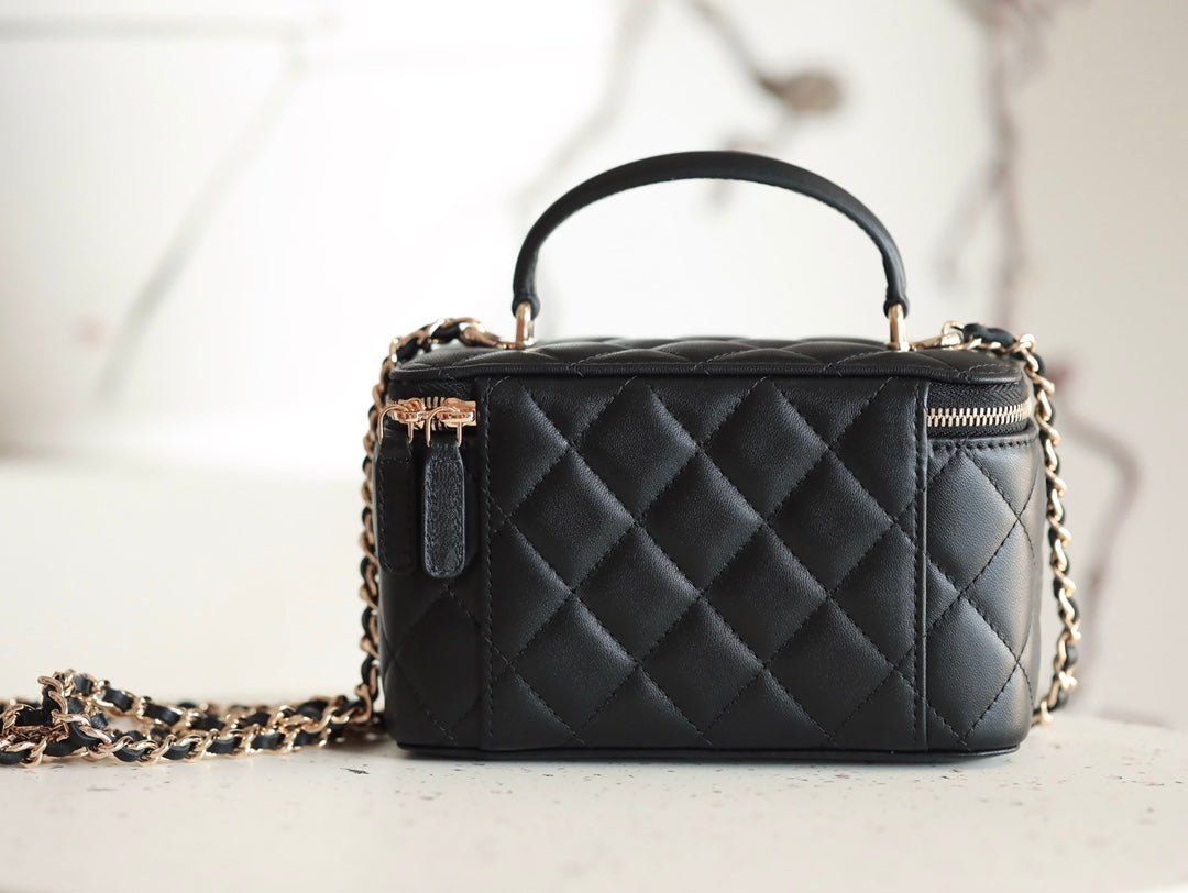 ＣＨＮＥＬCLASSIC TOP HANDLE VANITY CASE