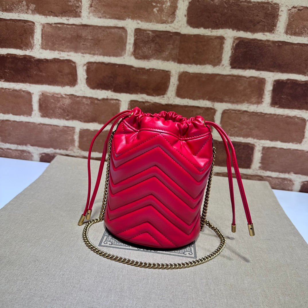 ＧＣＣＩGG MARMONT BUCKET BAG RED