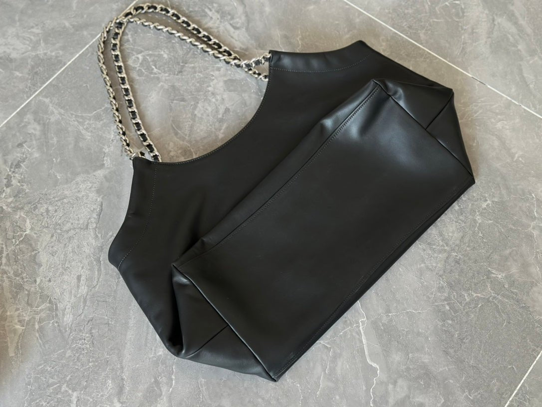 ＰＲＤＡ SOFT CALFSKIN BLACK LEATHER CHAIN TOTE BAG