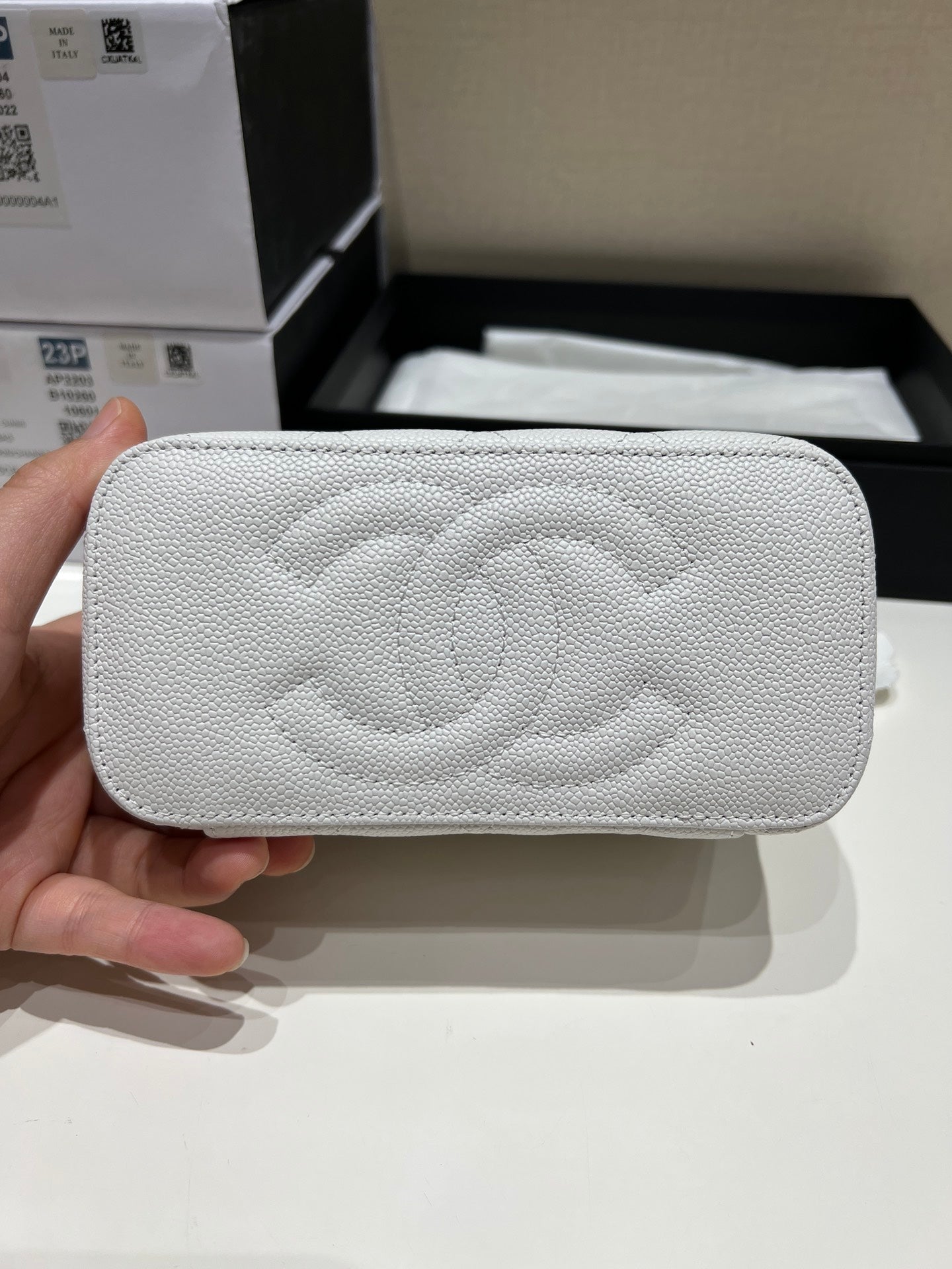 ＣＨＮＥＬHEART BALL BOX BAG WHITE