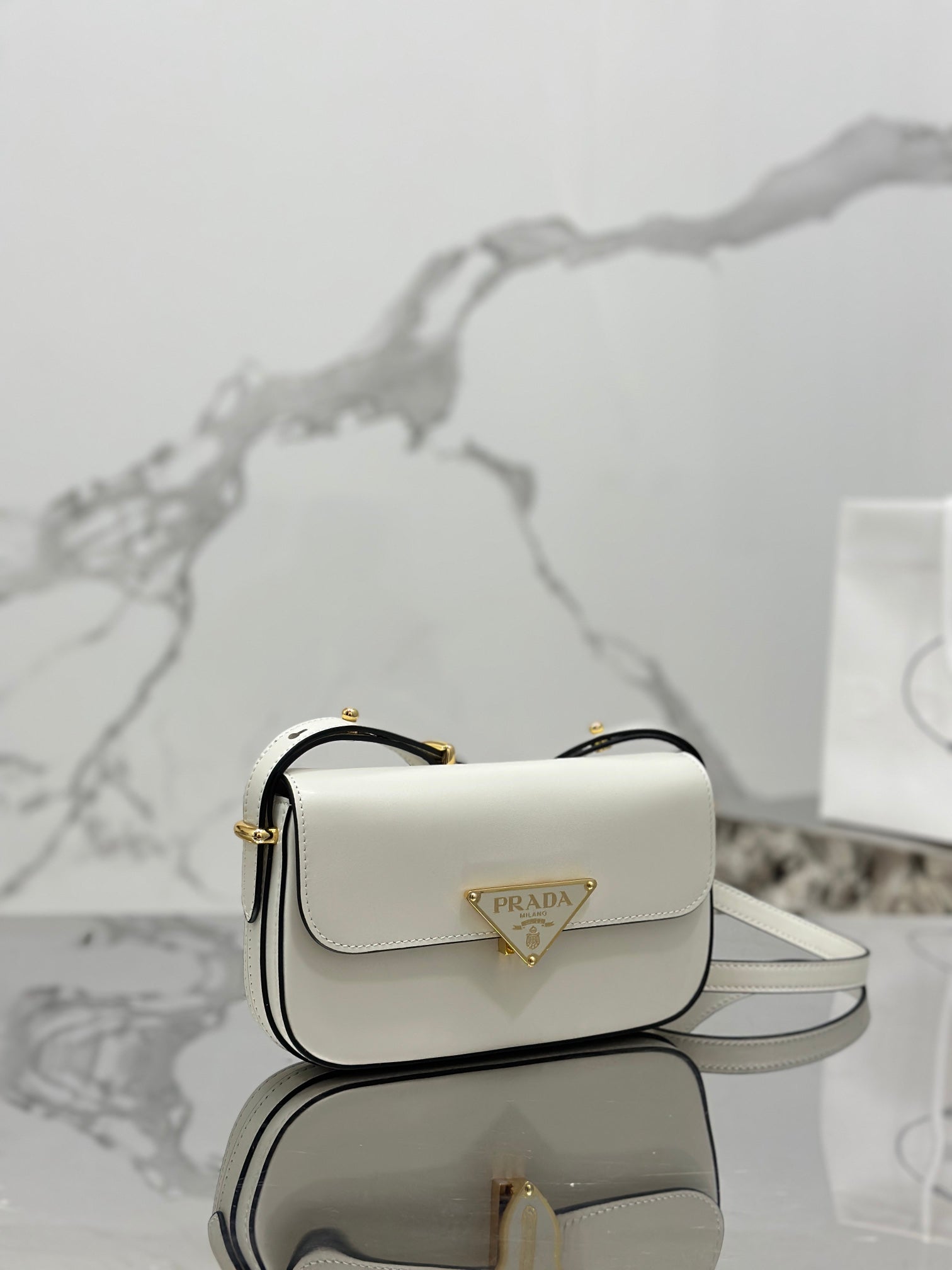 ＰＲＤＡ LEATHER SHOULDER BAG WHITE