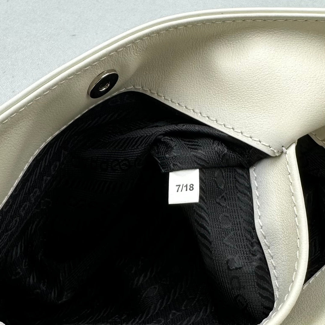 ＰＲＤＡ CLEO BRUSHED LEATHER SHOULDER BAG