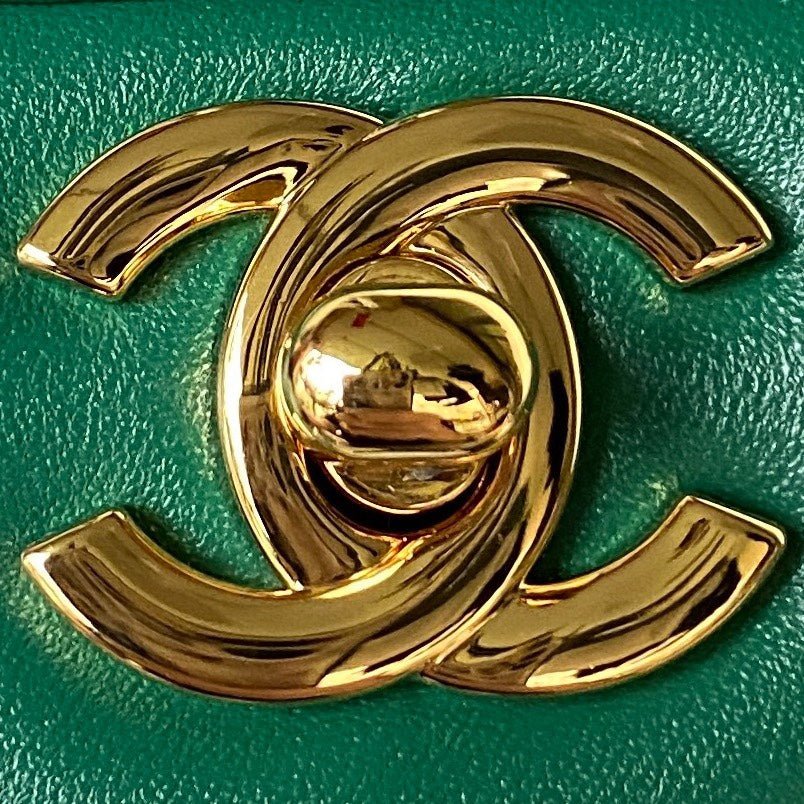 ＣＨＮＥＬCLASSIC FLAP BAG GREEN