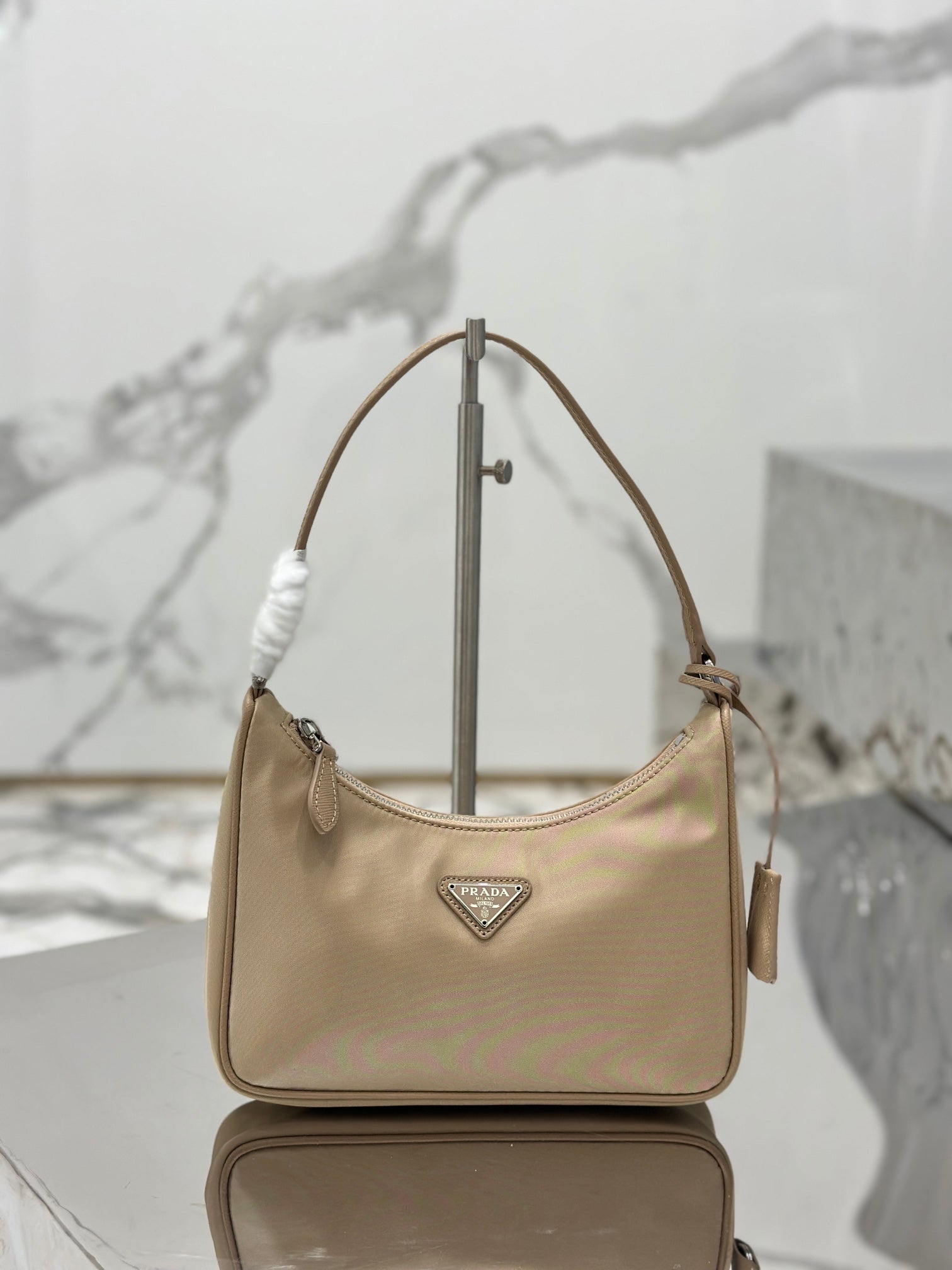 ＰＲＤＡ RE-EDITION 2005 RE-NYLON AND SAFFIANO MINI BAG DESERT BEIGE