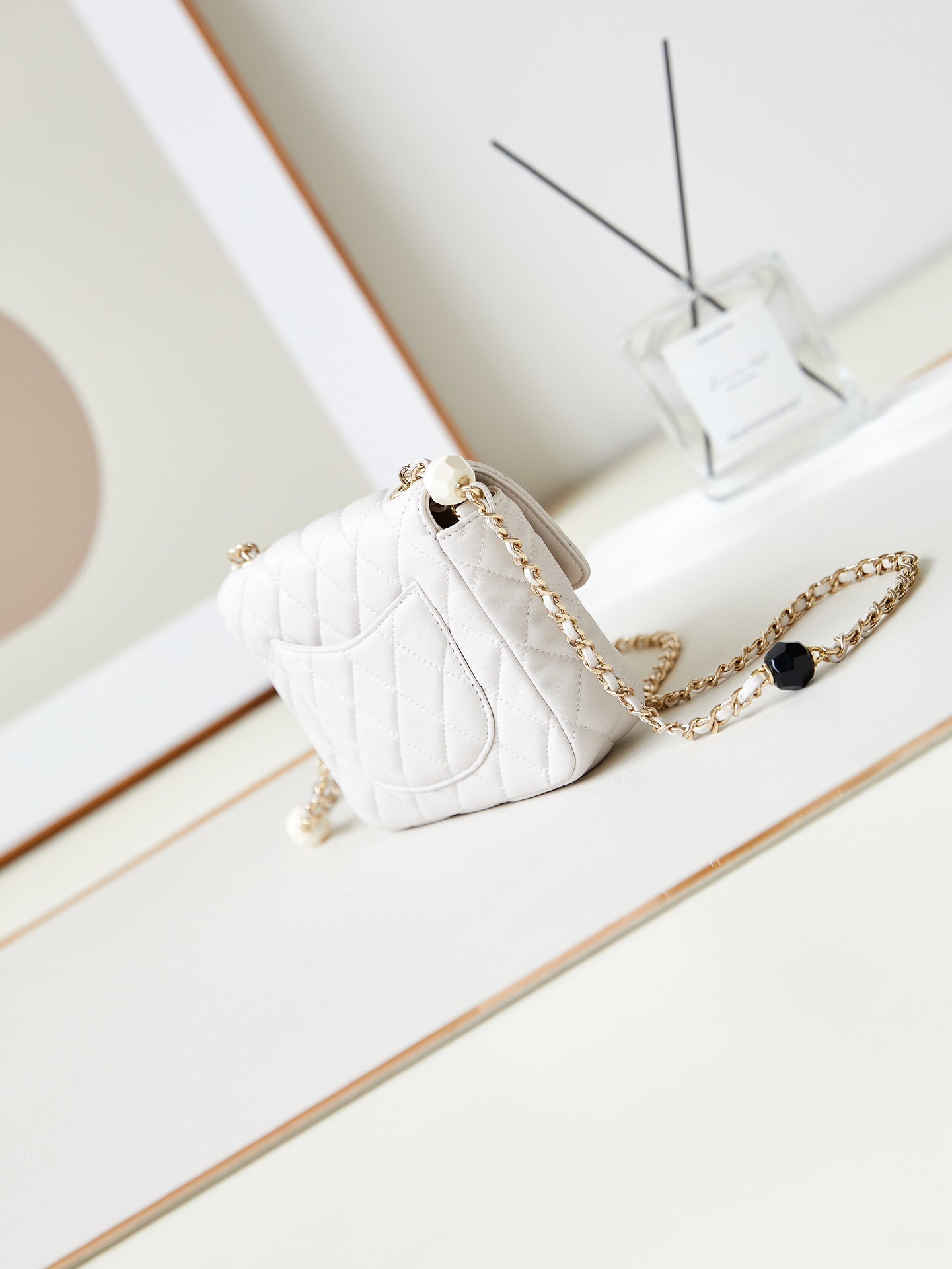 ＣＨＮＥＬSQUARE FLAP BAG WHITE