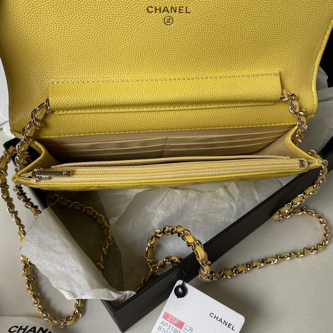 ＣＨＮＥＬCAVIAR QUILTED WALLET ON CHAIN YELLOW