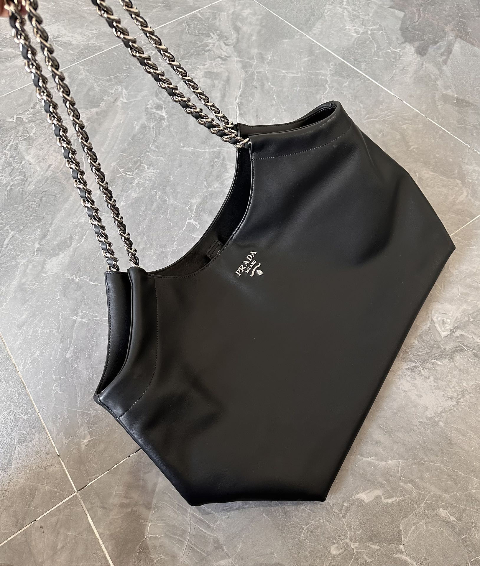 ＰＲＤＡ SOFT CALFSKIN BLACK LEATHER CHAIN TOTE BAG