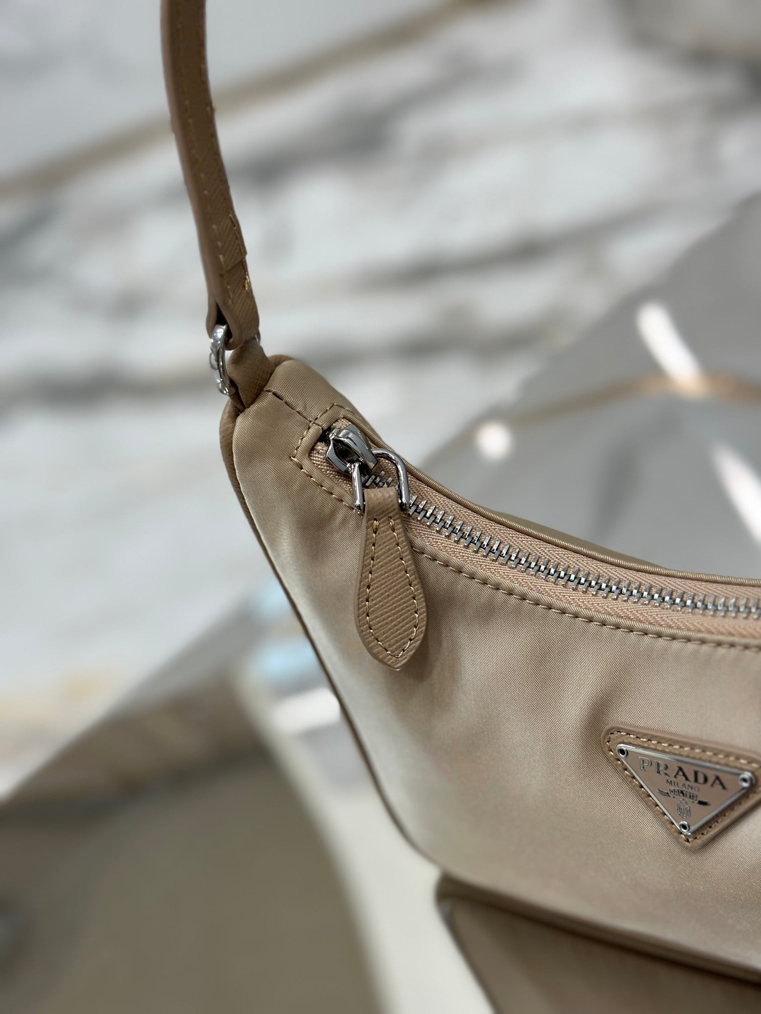 ＰＲＤＡ RE-EDITION 2005 RE-NYLON AND SAFFIANO MINI BAG DESERT BEIGE