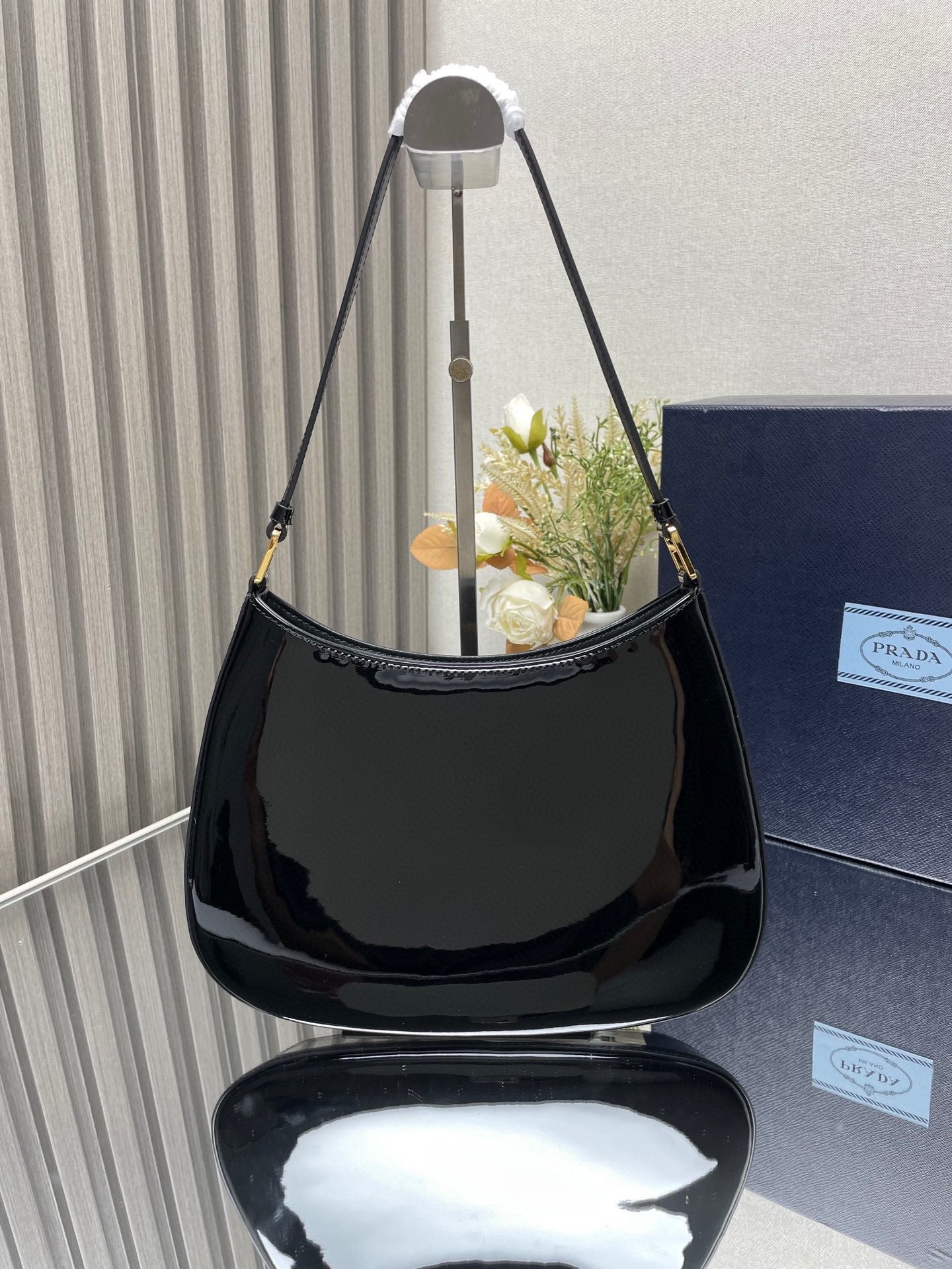 ＰＲＤＡ CLEO PATENT LEATHER BAG BLACK
