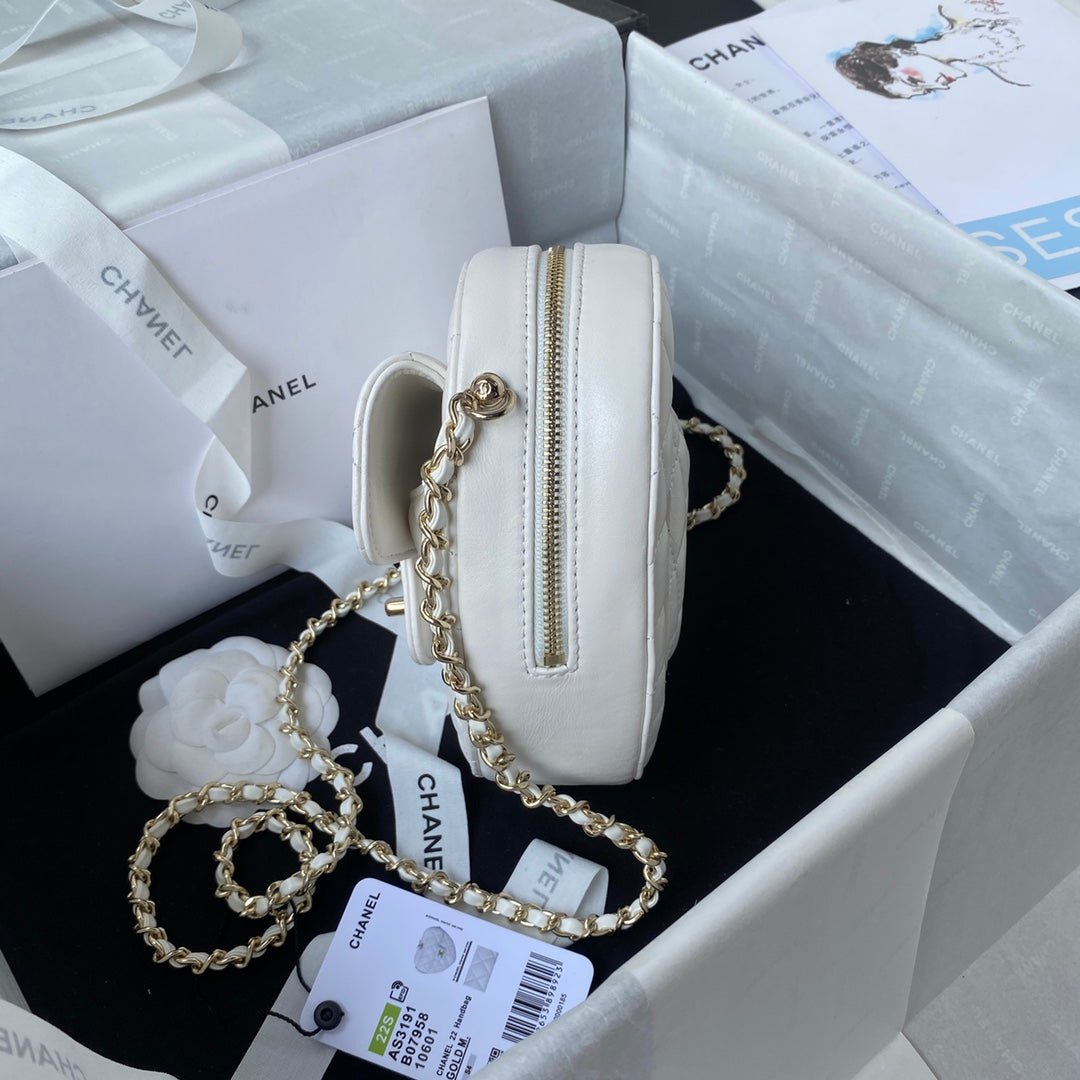 ＣＨＮＥＬHEART BAG WHITE