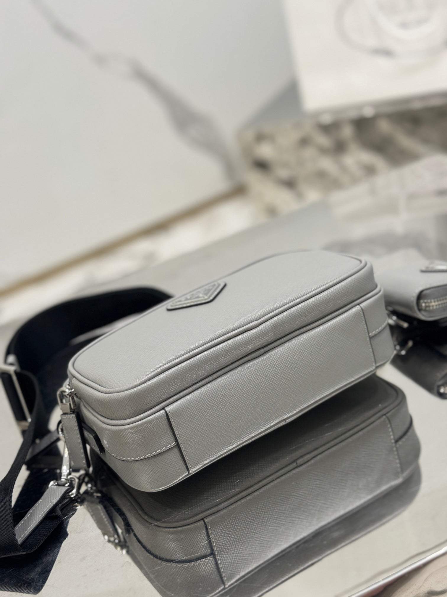 ＰＲＤＡ SAFFIANO LEATHER SHOULDER BAG MARBLE GRAY