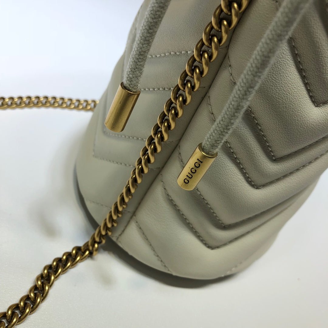 ＧＣＣＩGG MARMONT BUCKET BAG WHITE