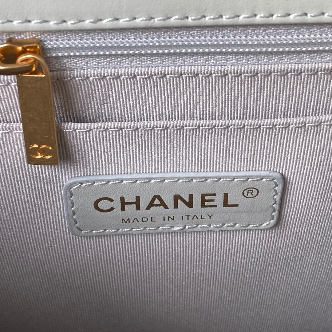 ＣＨＮＥＬCLASSIC FLAP BACKPACK ASH GRAY