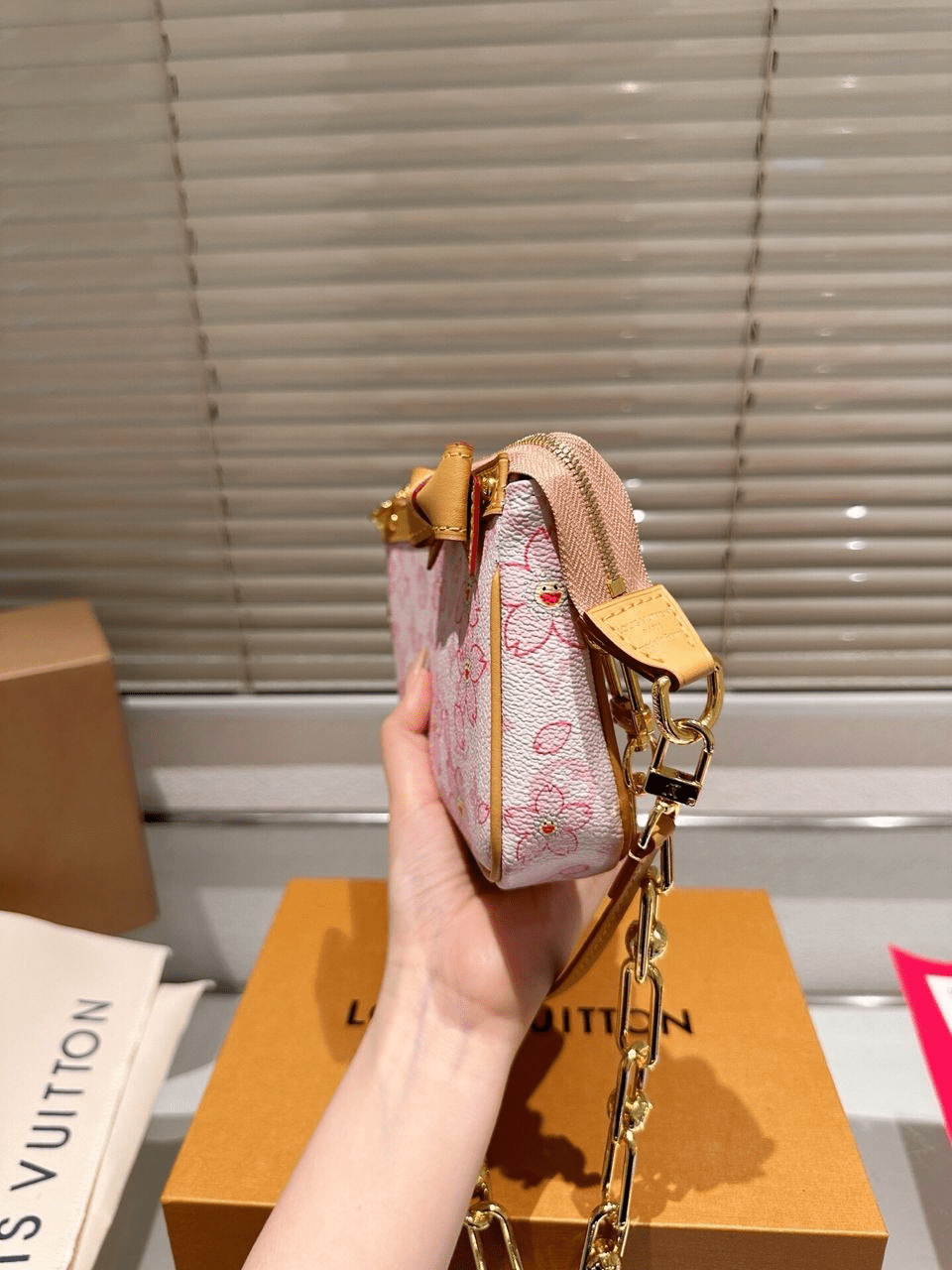 ＬＳ ＶＴＴＯＮ x TM POCHETTE ACCESSOIRES PINK