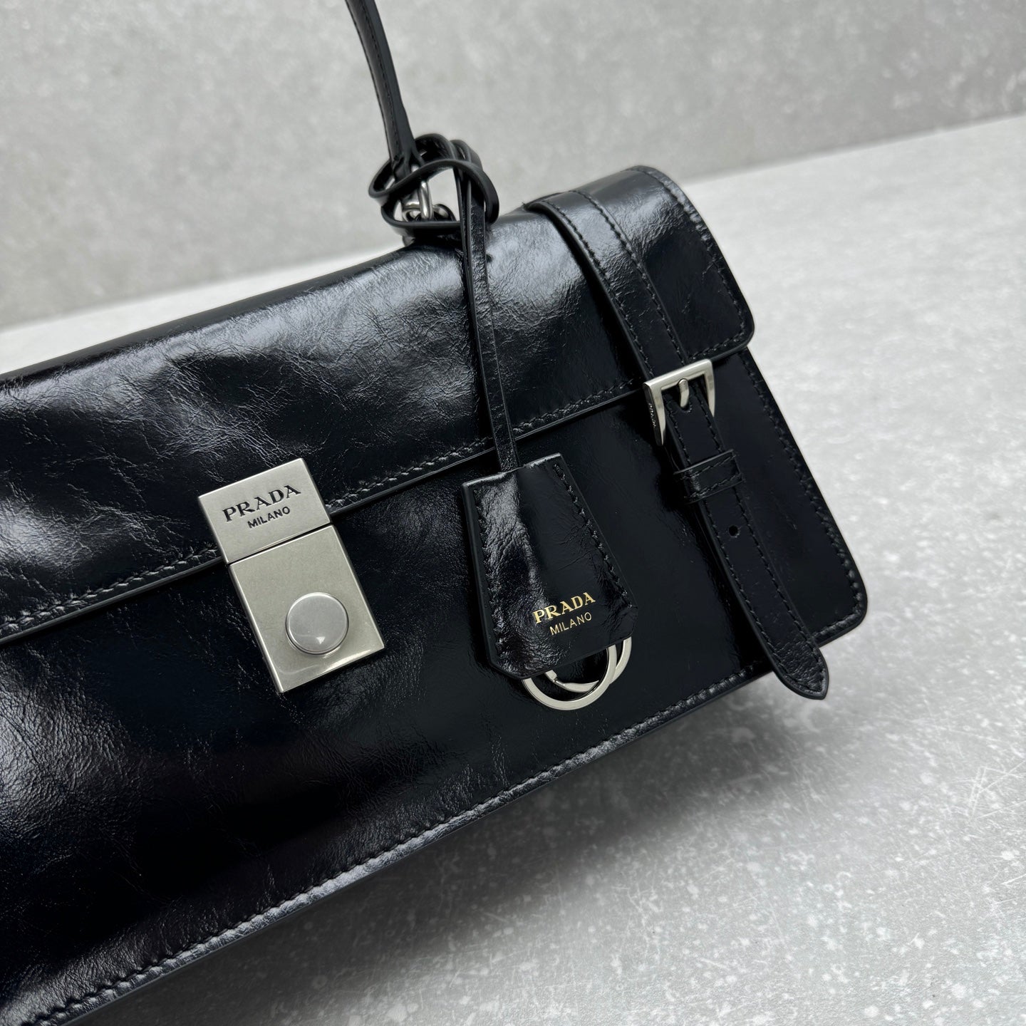 ＰＲＤＡ MEDIUM LEATHER HANDBAG