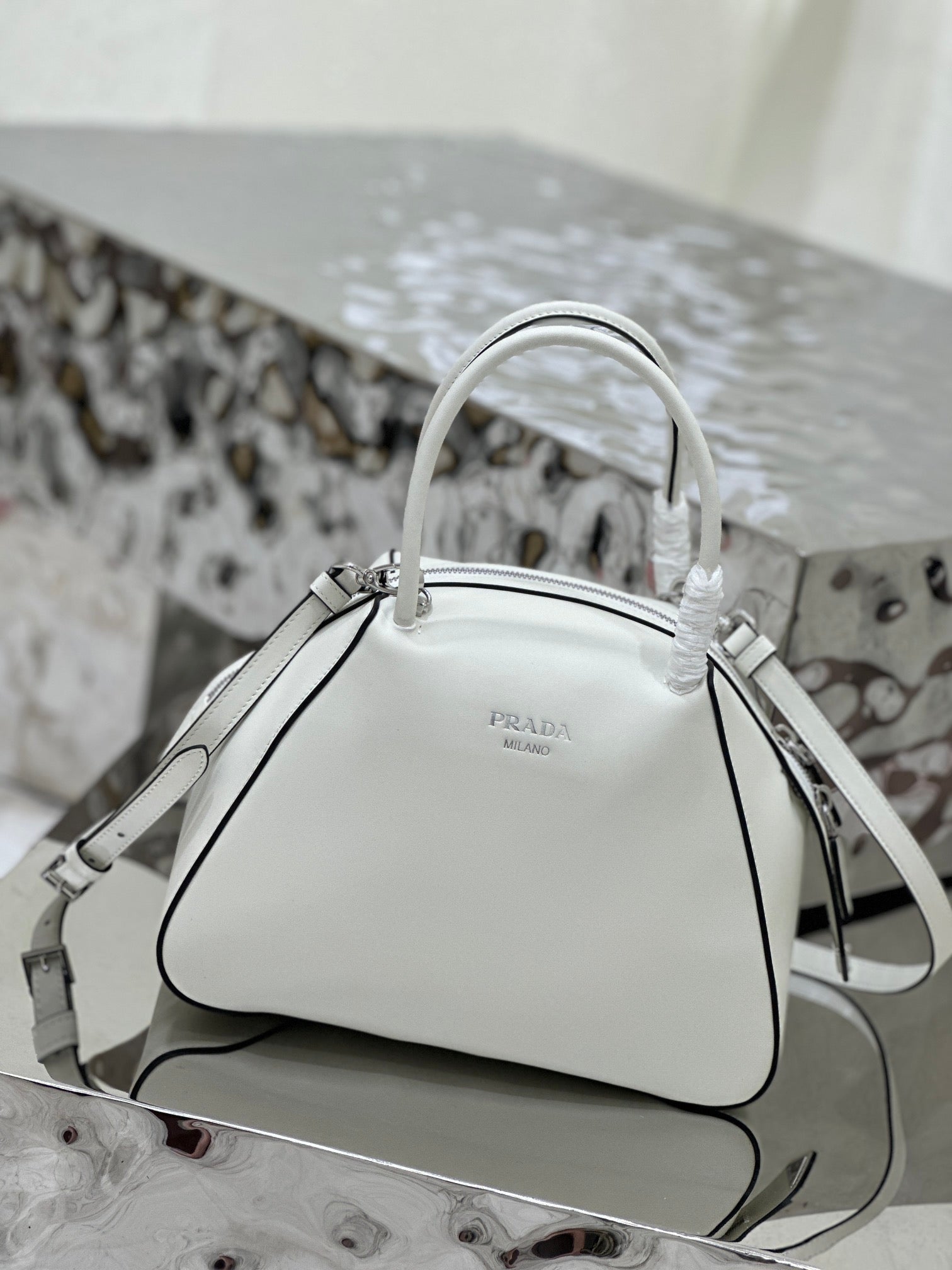 ＰＲＤＡ SUPERNOVA MEDIUM LEATHER TOP HANDLE BAG WHITE