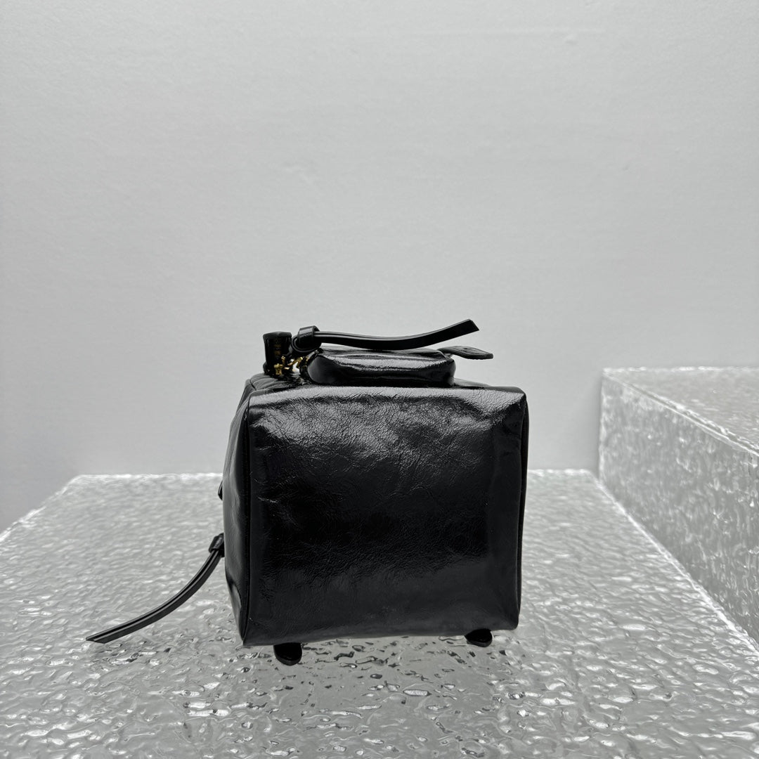 ＰＲＤＡ DANGLE LEATHER TOP-HANDLE MINI-BAG
