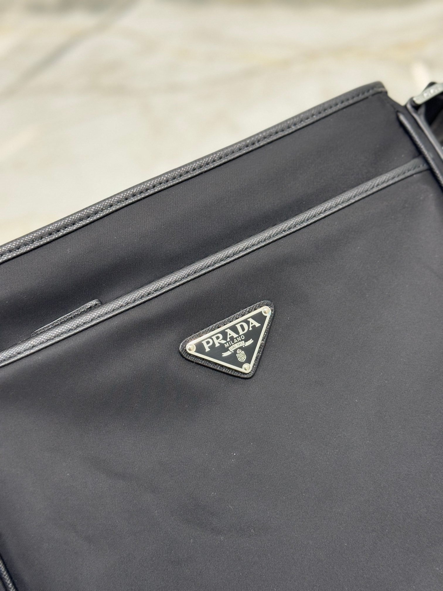 ＰＲＤＡ RE-NYLON AND SAFFIANO LEATHER SHOULDER BAG