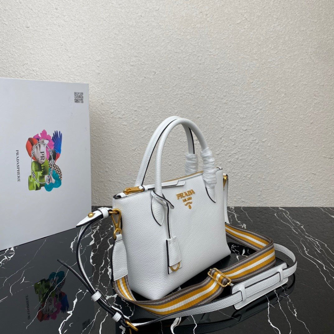 ＰＲＤＡ DAINO LEATHER TOTE BAG WHITE