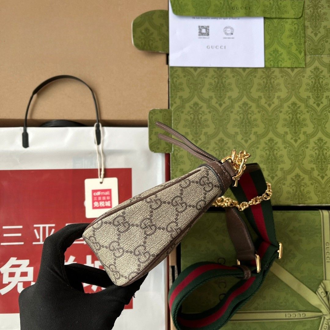 ＧＣＣＩ CROSSBODY BAG