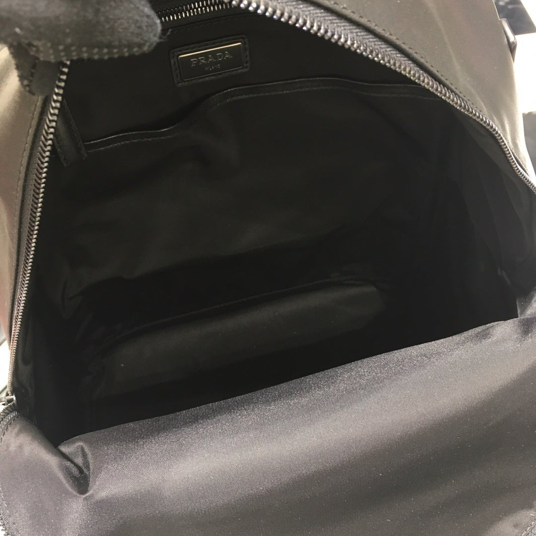 ＰＲＤＡ LEATHER BACKPACK