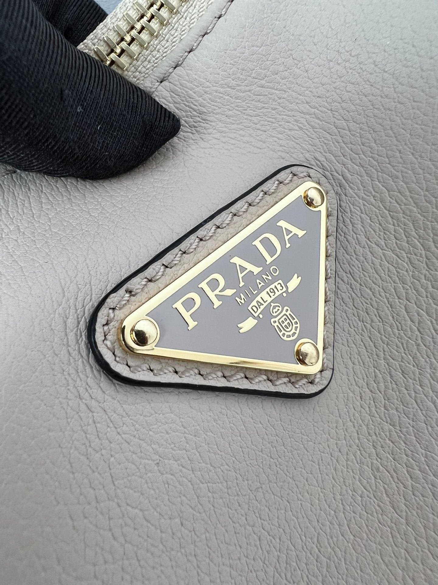 ＰＲＤＡ AIMÉE LARGE LEATHER SHOULDER BAG SAND