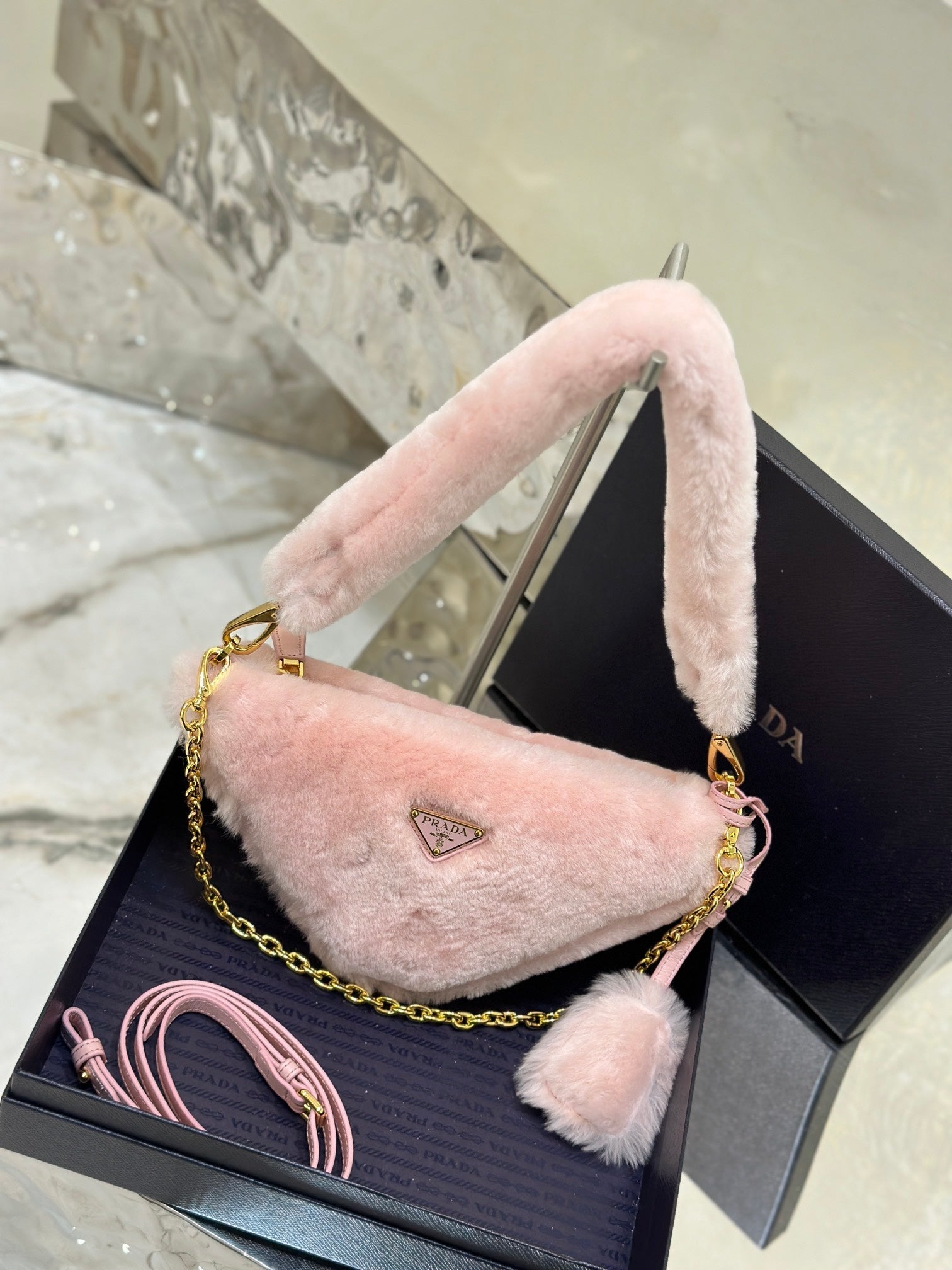 ＰＲＤＡ 2018 MINI SHEARLING TRIANGLE SATCHEL PINK