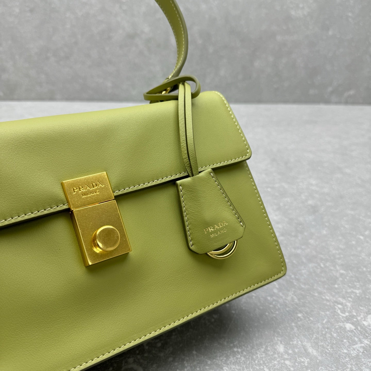 ＰＲＤＡ SOFT SOUND MEDIUM LEATHER SHOULDER BAG PISTACHIO GREEN