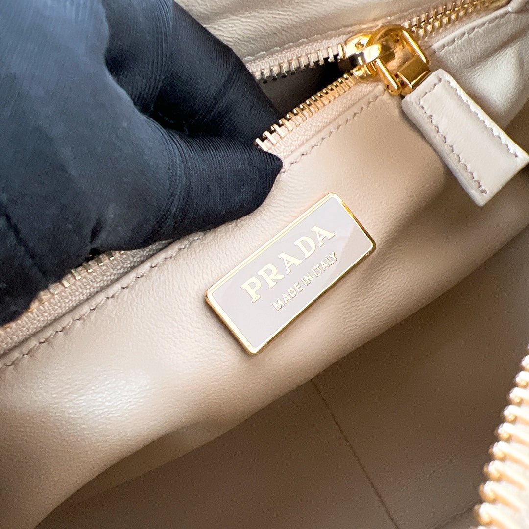 ＰＲＤＡ AIMÉE LARGE LEATHER SHOULDER BAG SAND