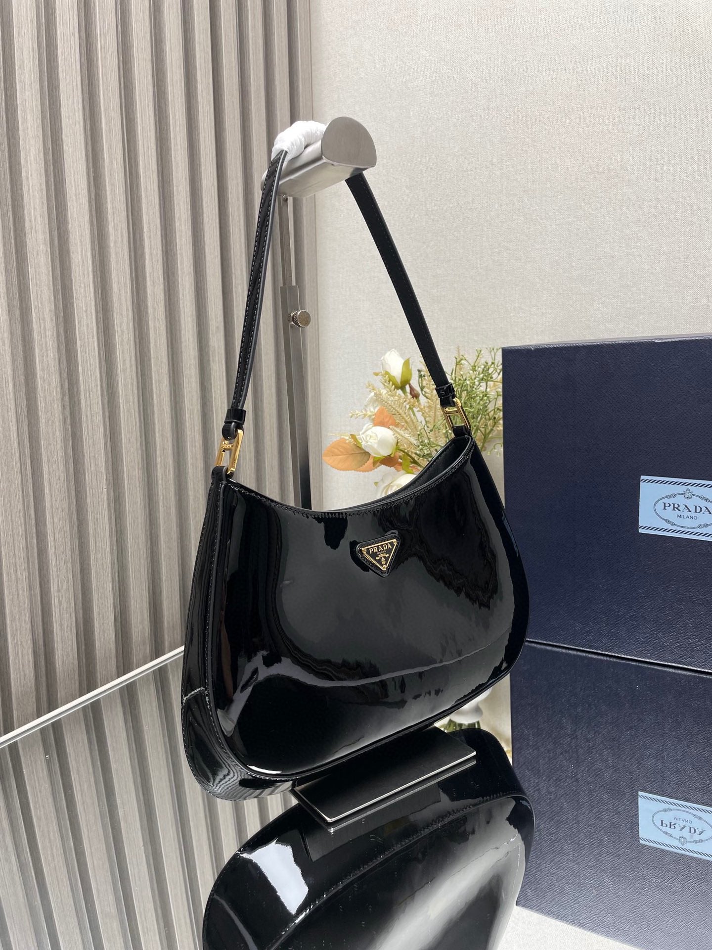 ＰＲＤＡ CLEO PATENT LEATHER BAG BLACK
