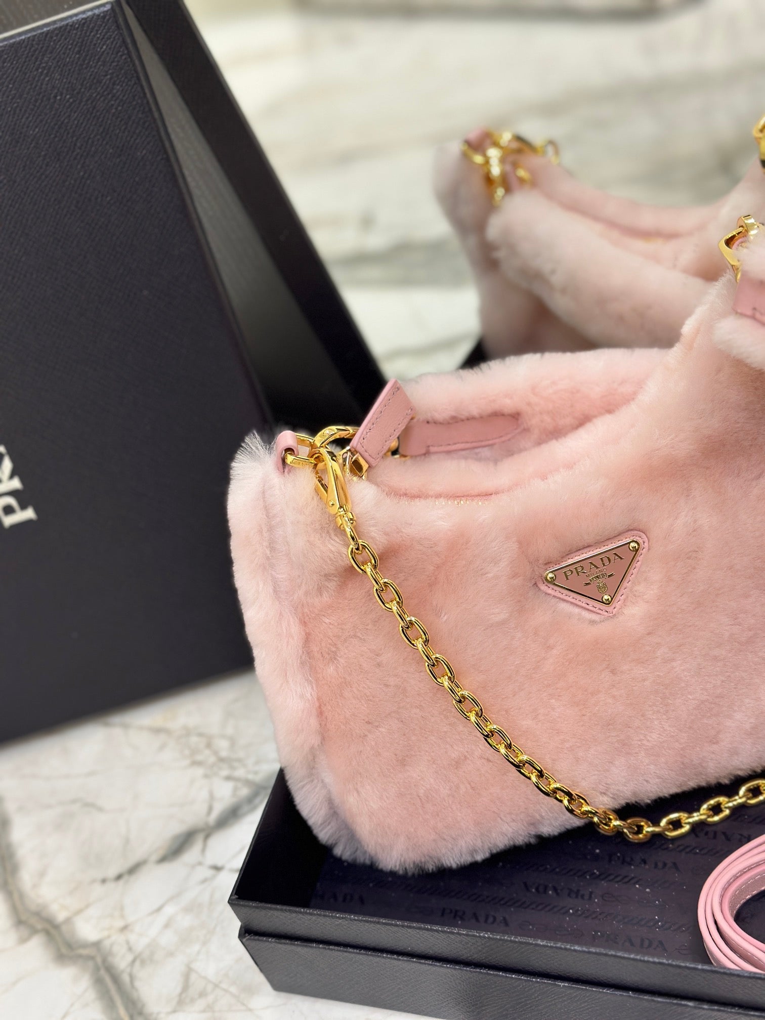 ＰＲＤＡ RE-EDITION SHEARLING MINI-BAG ORCHID PINK