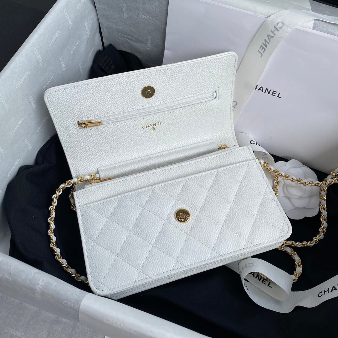 ＣＨＮＥＬCLASSIC WALLET ON CHAIN WHITE
