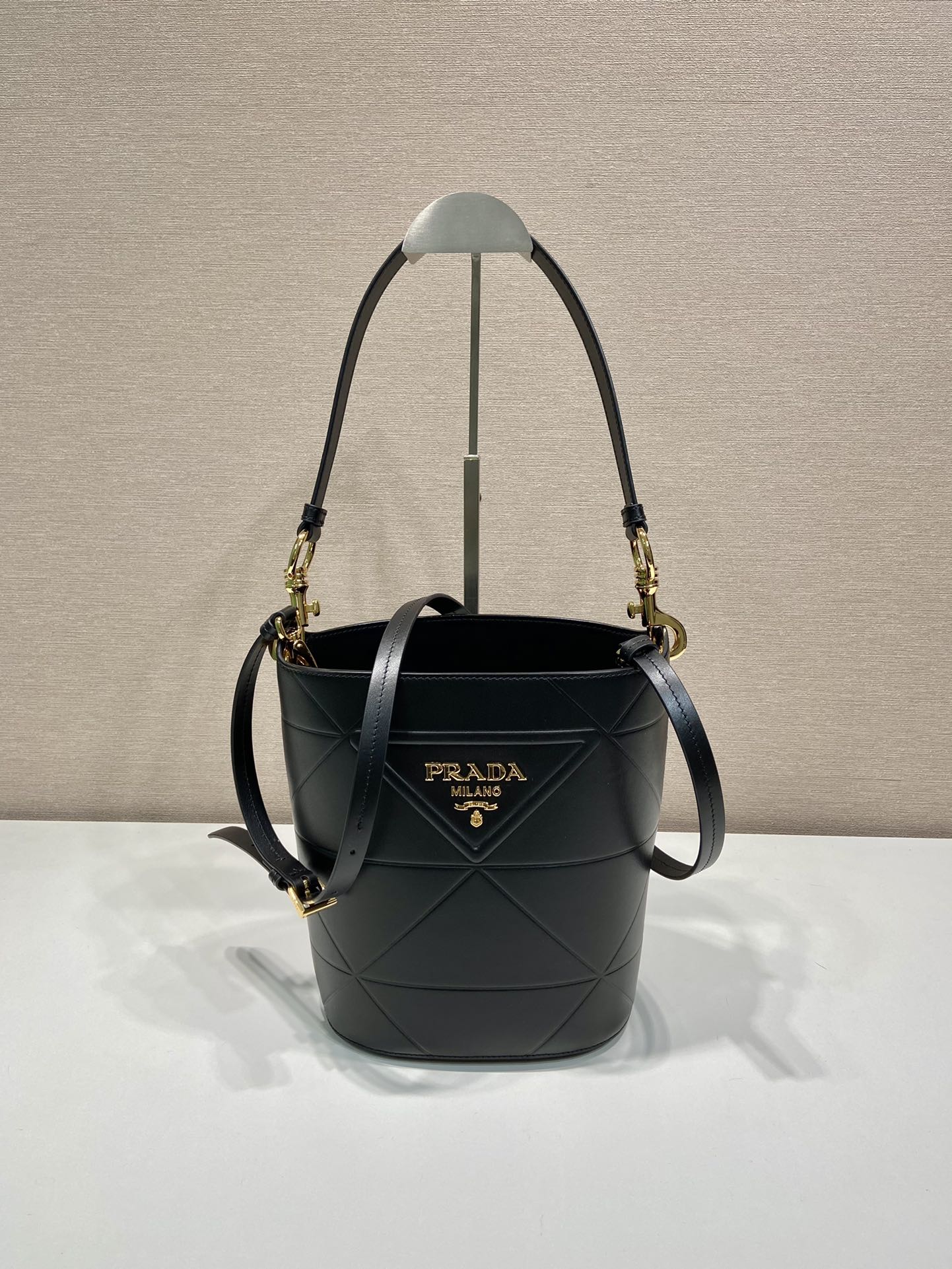 ＰＲＤＡ LEATHER BUCKET BAG