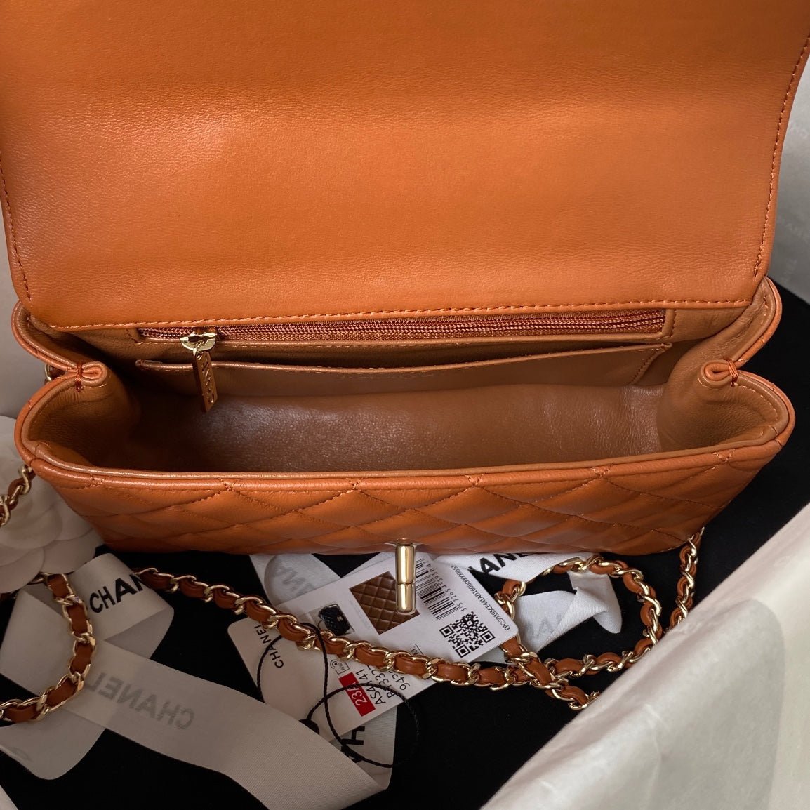 ＣＨＮＥＬFLAP BAG WITH TOP HANDLE RUST