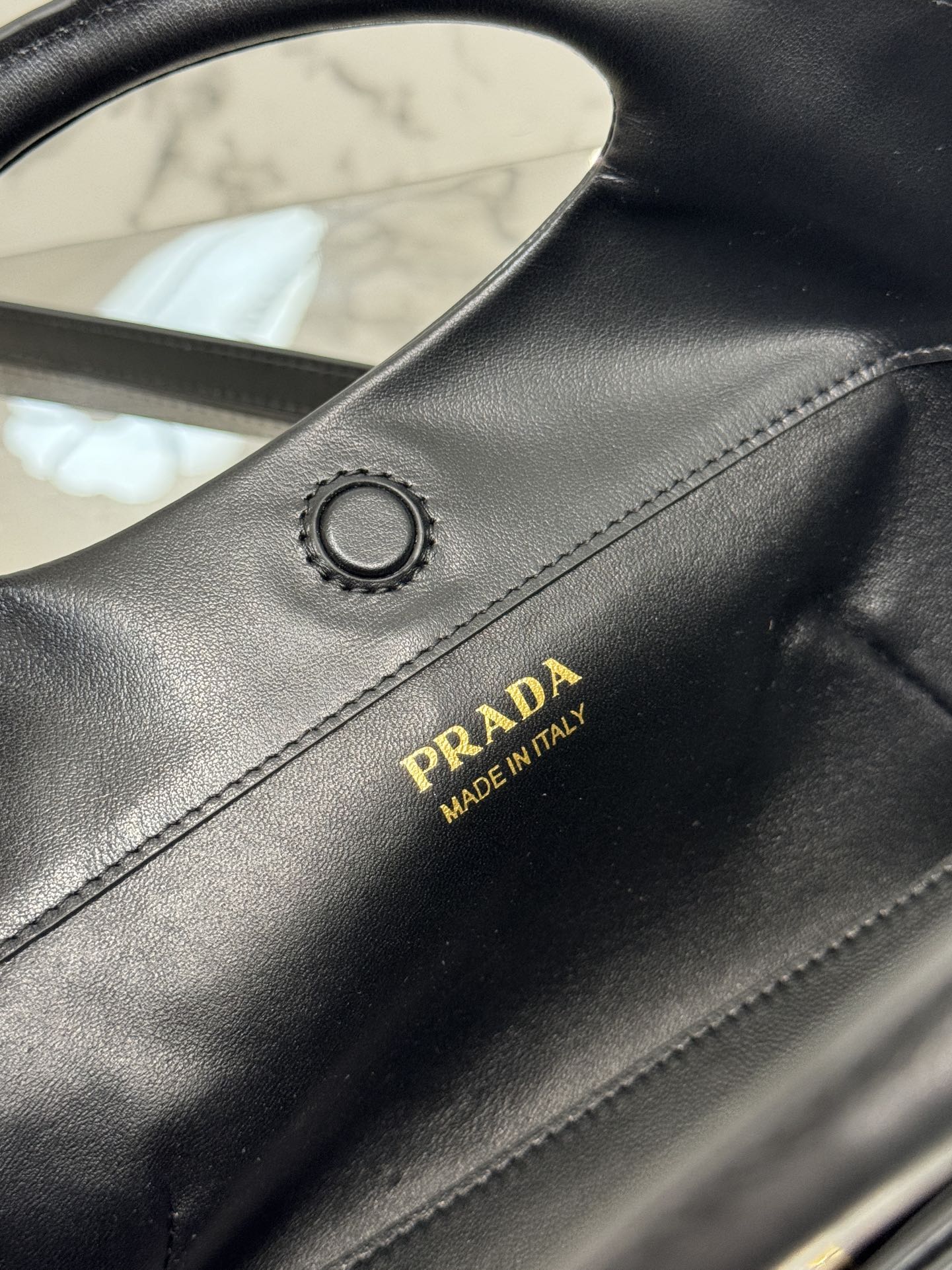 ＰＲＤＡ LEATHER TOTE BAG BLACK