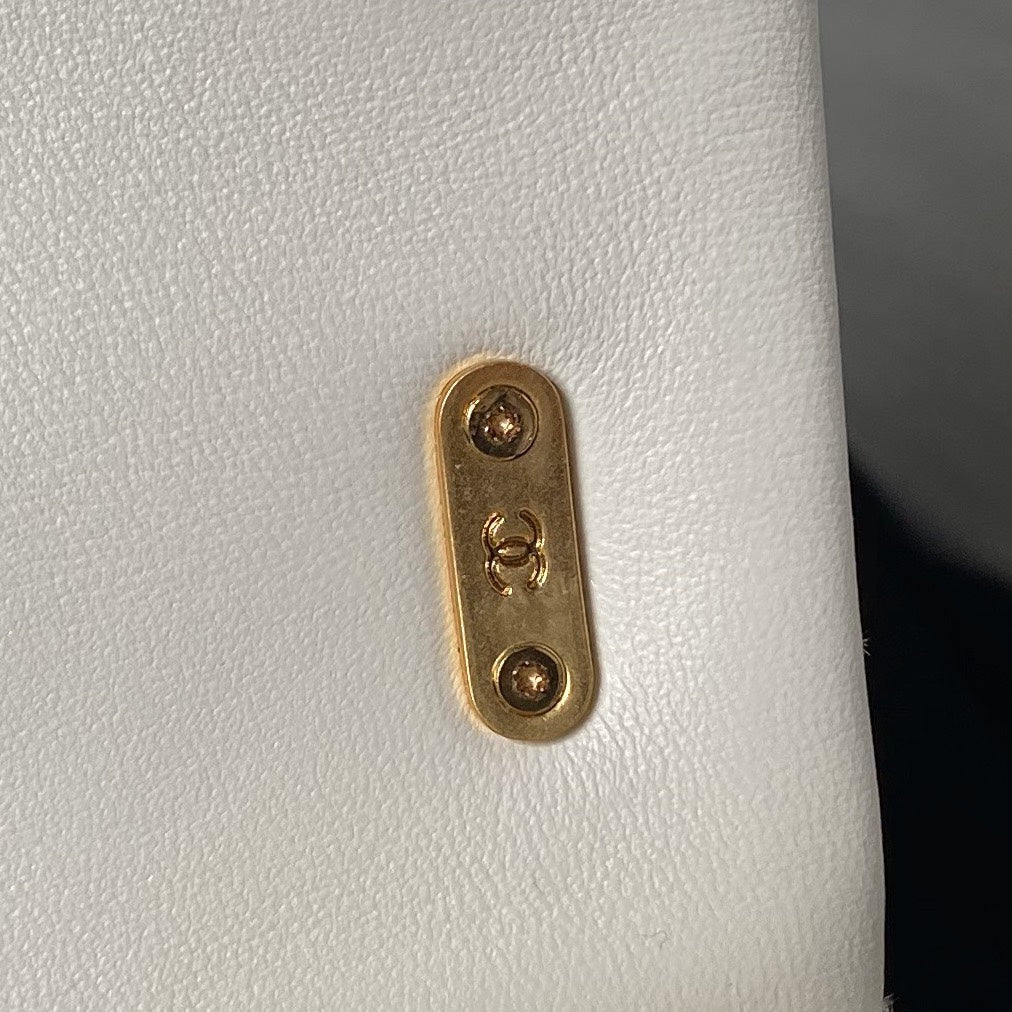 ＣＨＮＥＬ 24P CLASSIC HANDBAG WHITE