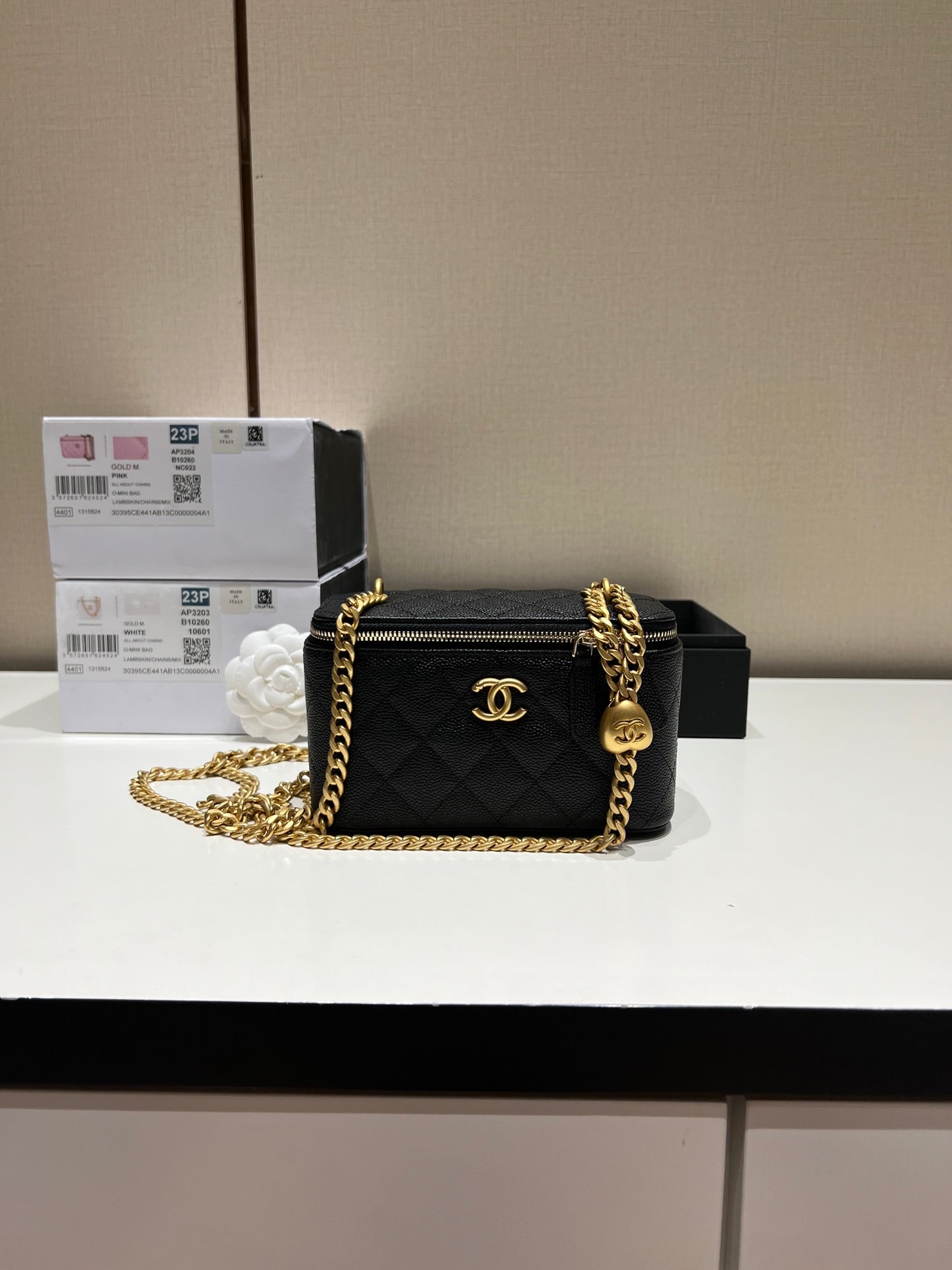 ＣＨＮＥＬHEART BALL BOX BAG BLACK
